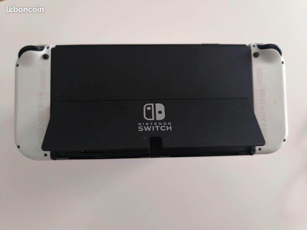 Nintendo Switch OLED (image 3)