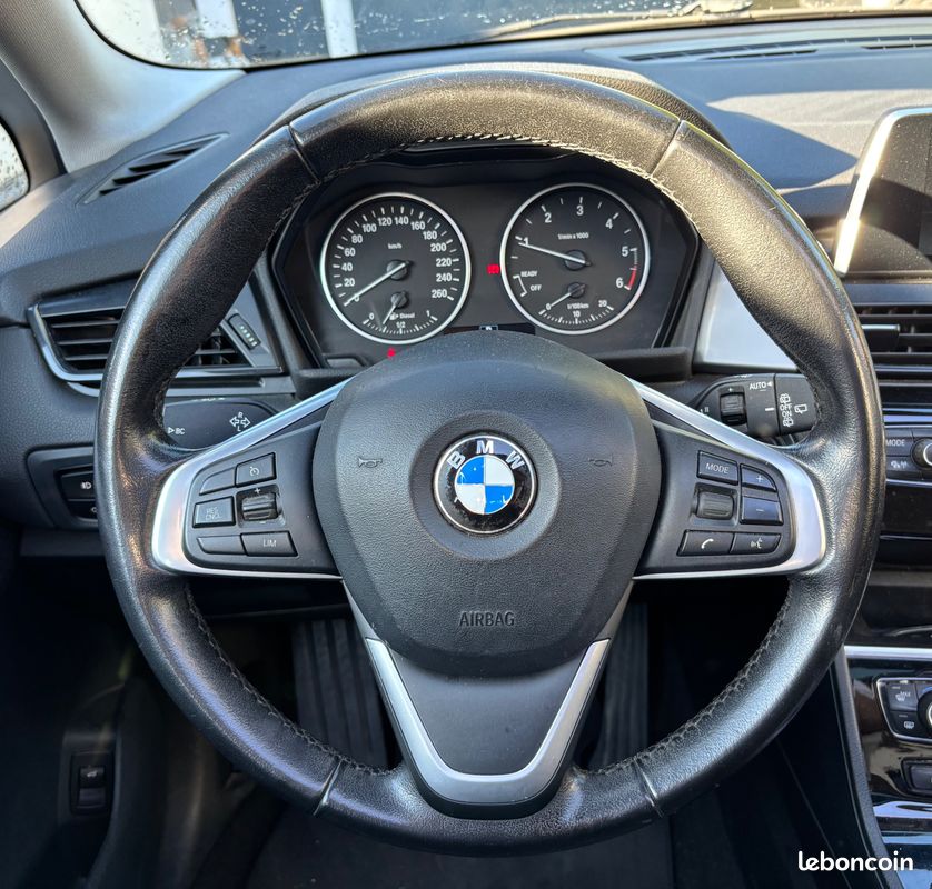 BMW SERIE 2 ACTIVE-TOURER 2.0 218 D 150 Ch LOUNGE - Toit ouvrant - Attelage - Sièges Chauffants - Hayon Elec (image 6)