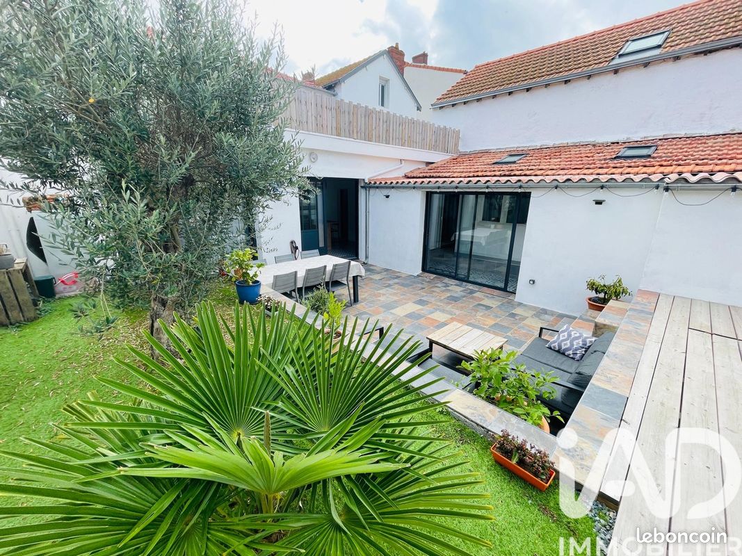 Immeuble 278 m² · à La Rochelle · 278 m² · 830 000 €
