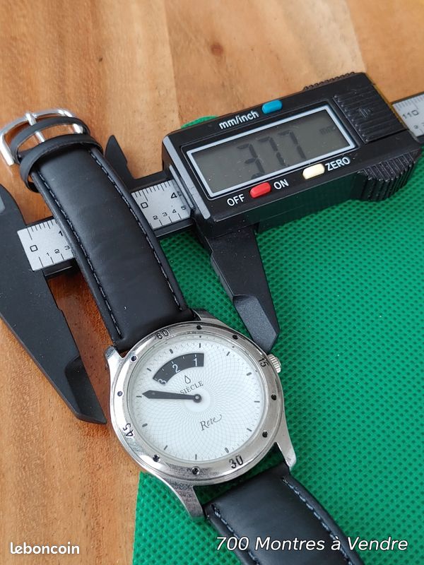 Montre Somewhere Quartz Unisexe - Bracelet Bleu, Boîtier Argenté, Fonctionne (pile Incluse), Occasion