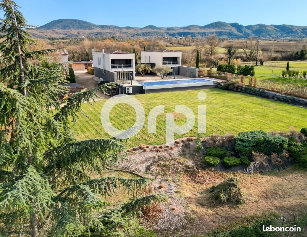 Maison 8 pièces 250 m² · à Ruoms · 250 m² · 799 000 €