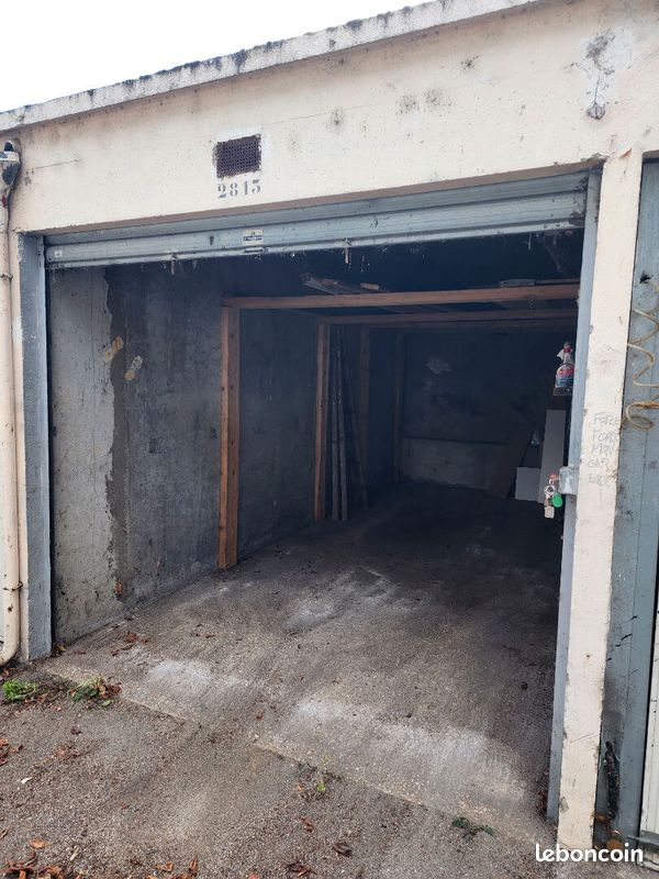 Parking 15 m² · à Évry-Courcouronnes · 15 m² · 11 500 €
