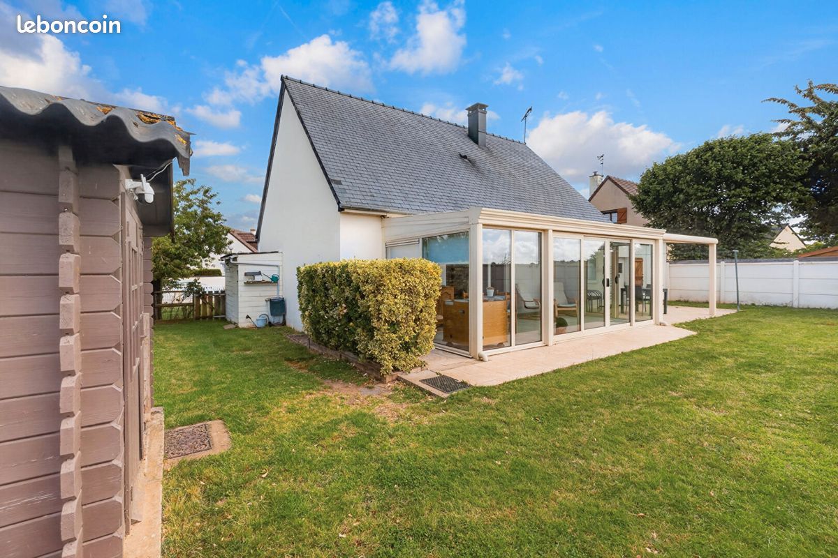Maison 6 pièces 106 m² · à Saint-Martin-de-May · 106 m² · 296 800 €