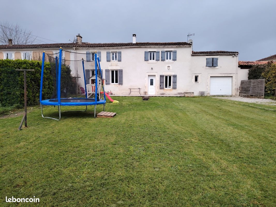 Maison 6 pièces 170 m² · à Échebrune · 170 m² · 172 000 €