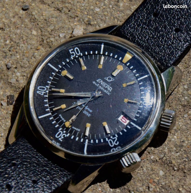 Montre ENICAR SHERPA 320 Automatique - Rare, Cadran Rouge, Acier Et Cuir, Mouvement Automatique