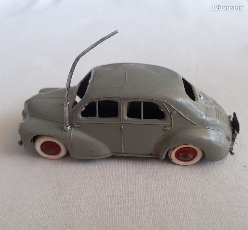 RARE +++ - NOREV - PLASTIQUE / PLASTIC - A FRICTION - RENAULT 4CV