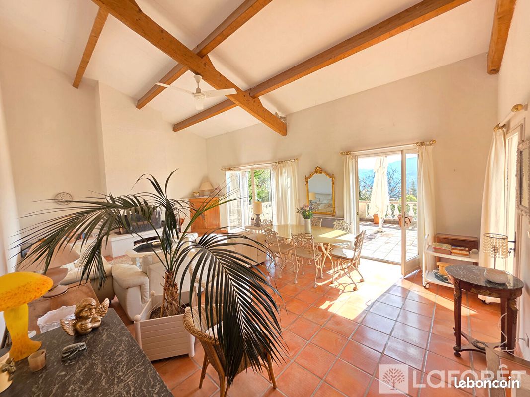 Maison 4 pièces 111 m² · à Carros · 111 m² · 595 000 €