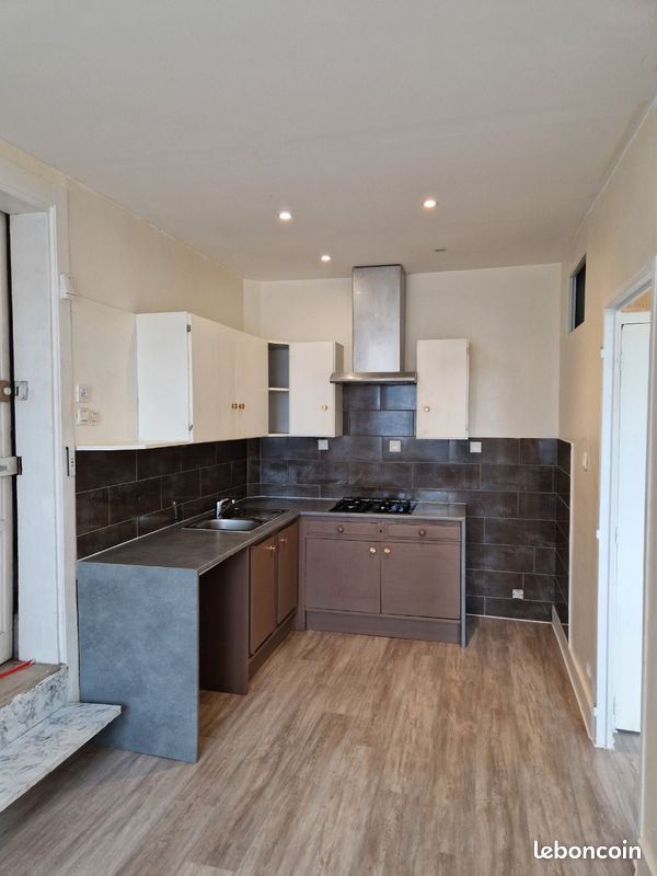 Appartement 2 pièces 30 m² · à Saint-Genest-Lerpt · 30 m² · 460 €/mois