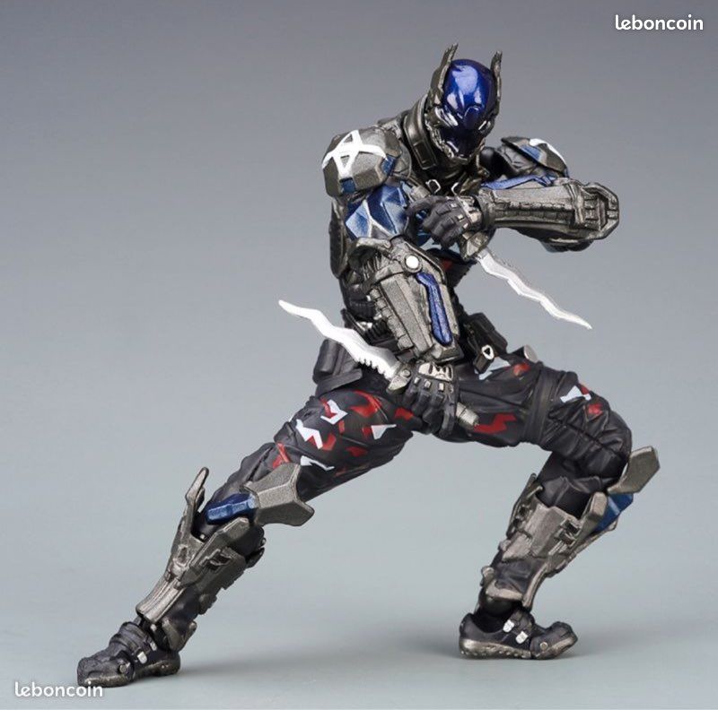 Figurine Chevalier D'Arkham 17 Cm - PVC Articulé, Collection Anime, Cadeau Fans Jeux Vidéo, Décoration Bureau