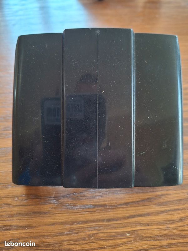 Cache neuf de tableau de bord mobylette peugeot scoper (image 1)