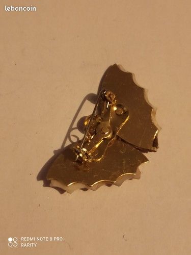 Broche Papillon En Métal Doré Vintage - Bijou Ancien, Occasion, Couleur Dorée