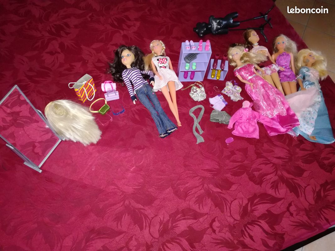 Barbies et accessoires (image 1)