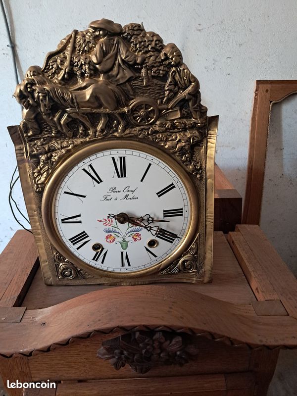 Horloge en chêne (image 1)