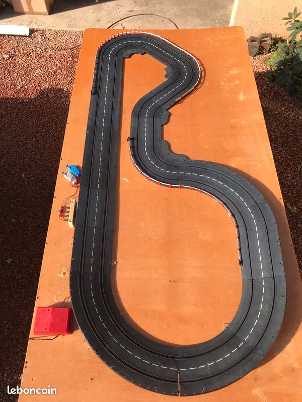 Tous les circuits de voitures de la marque Carrera chez