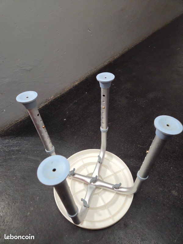 Tabouret de baignoire tournant (image 1)