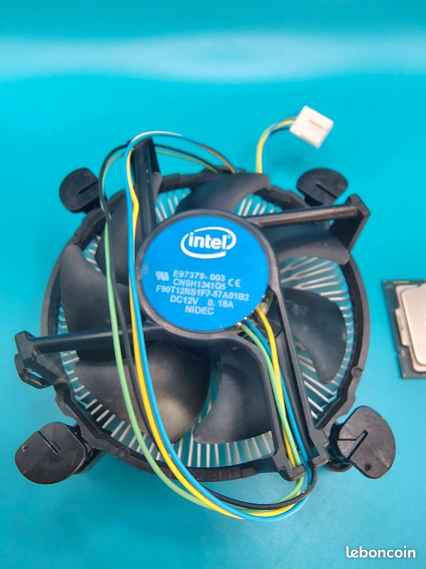 Processeur i3-10100 avec ventirad intel (image 1)