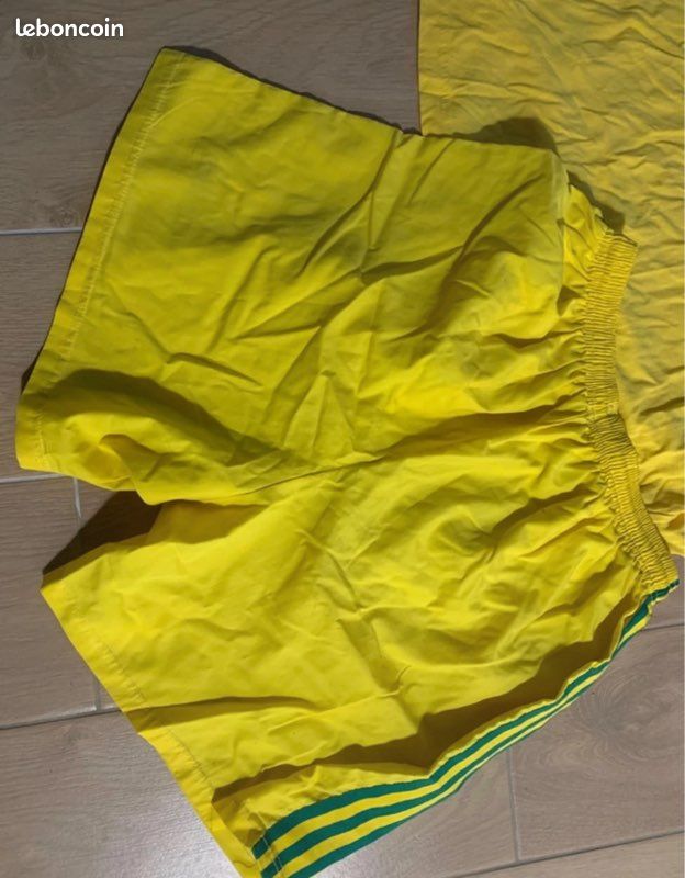 SHORT F.C NANTES porté MACRON jaune football L enfant 146