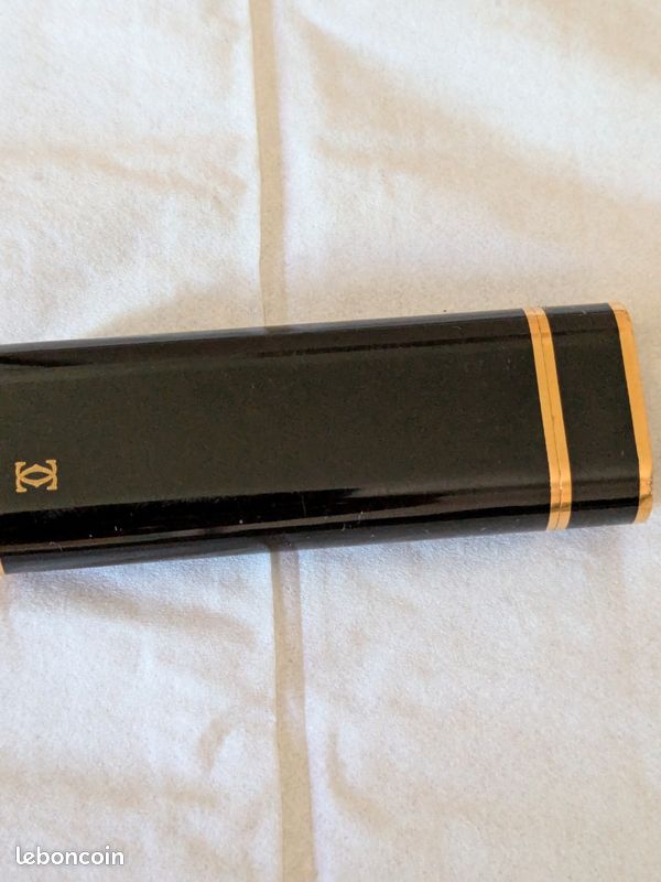 Briquet à gaz Cartier en laque noire et plaqué or (image 6)