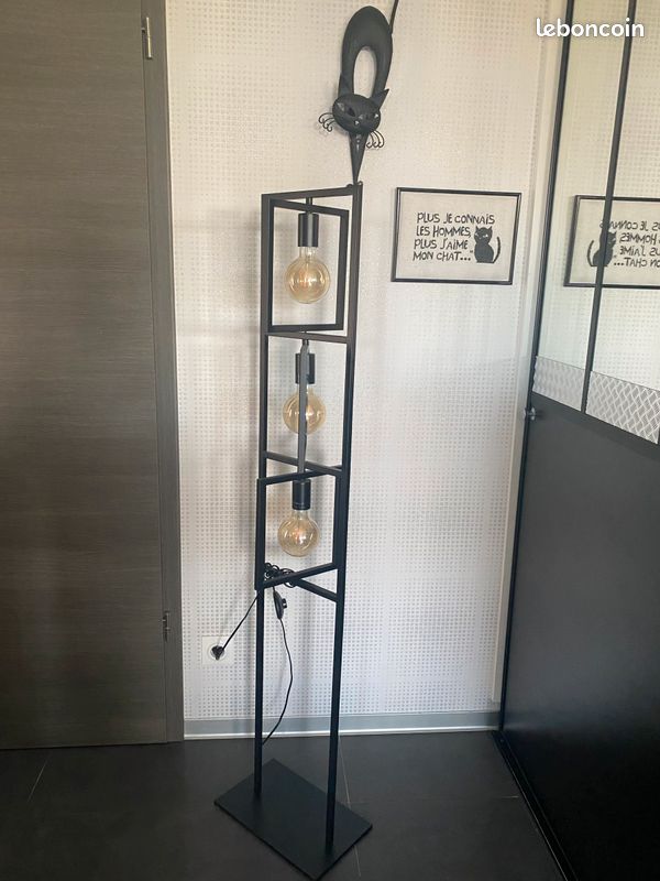 Lampe sur pied (image 1)