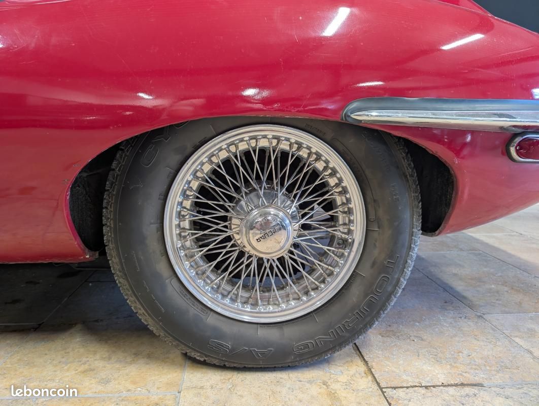 Jaguar E-Type Series 2 4.2 6 cyl en ligne (image 18)