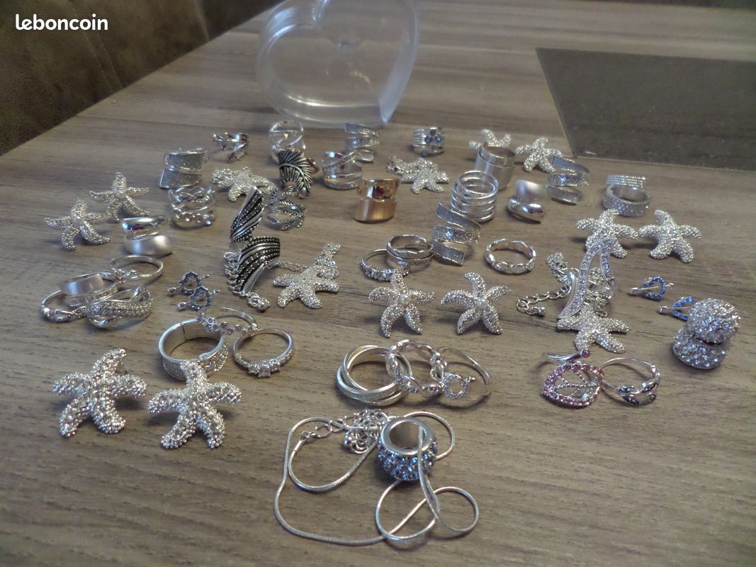 Lot De Bijoux Fantaisie - Colliers, Bagues, Boucles D'Oreilles - Occasion