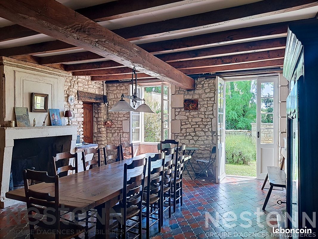 Maison 9 pièces 186 m² · à Saint-Romain-de-Benet · 186 m² · 280 000 €