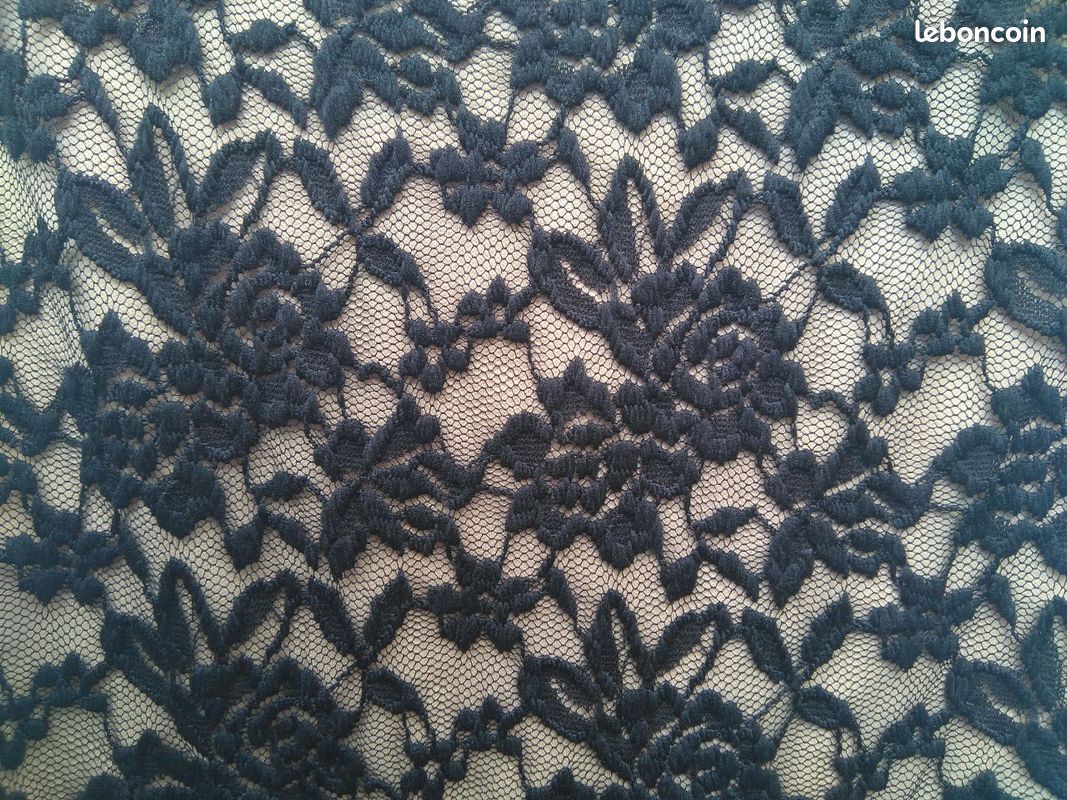 Robe classique noire - Taille S (image 2)
