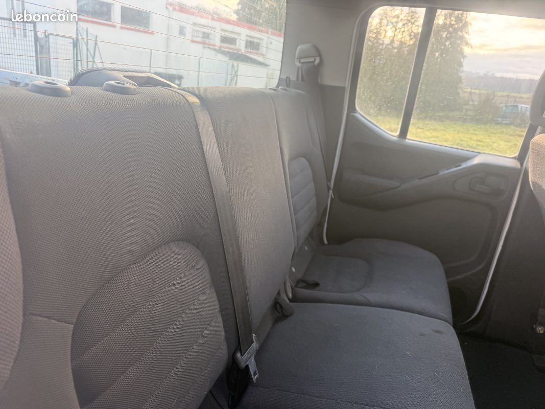 Nissan navara 2.5 dci 16v pickup double cabine 4wd 174 cv 2006 (image 2)