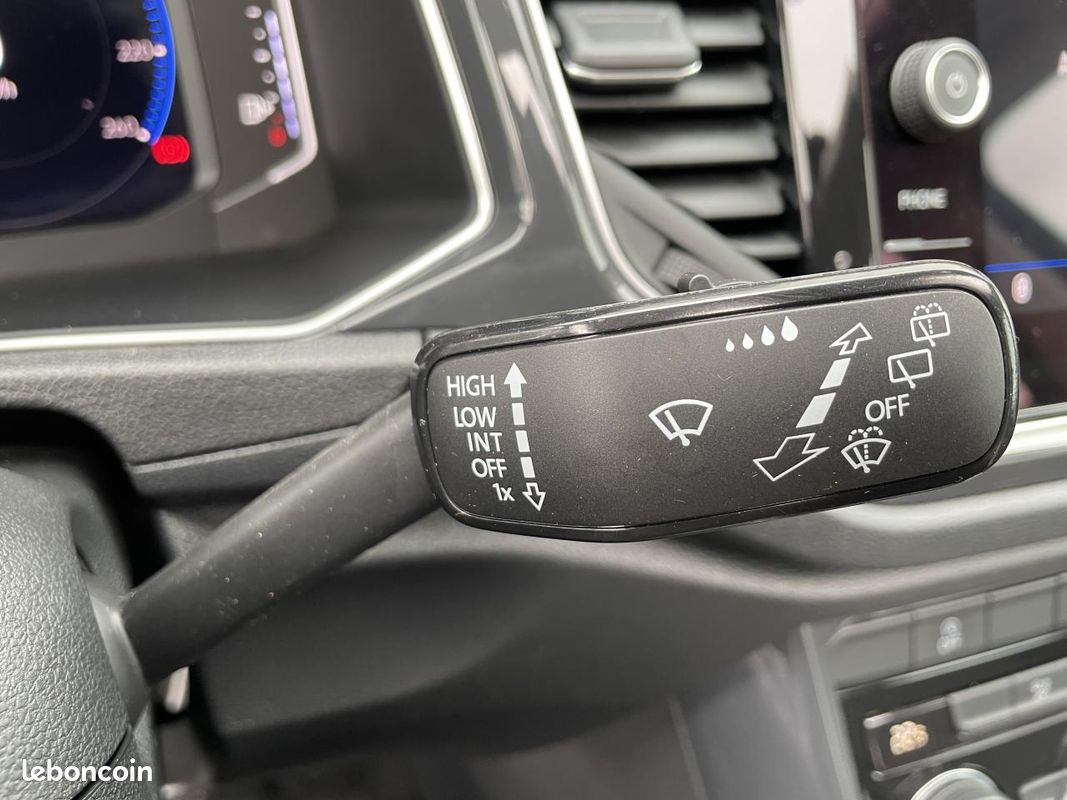 VOLKSWAGEN T-ROC CARAT / 2.0 L TDI / 150 Ch / 4 MOTION / BV DSG / 1 ERE MAIN / TOIT OUVRANT (image 19)