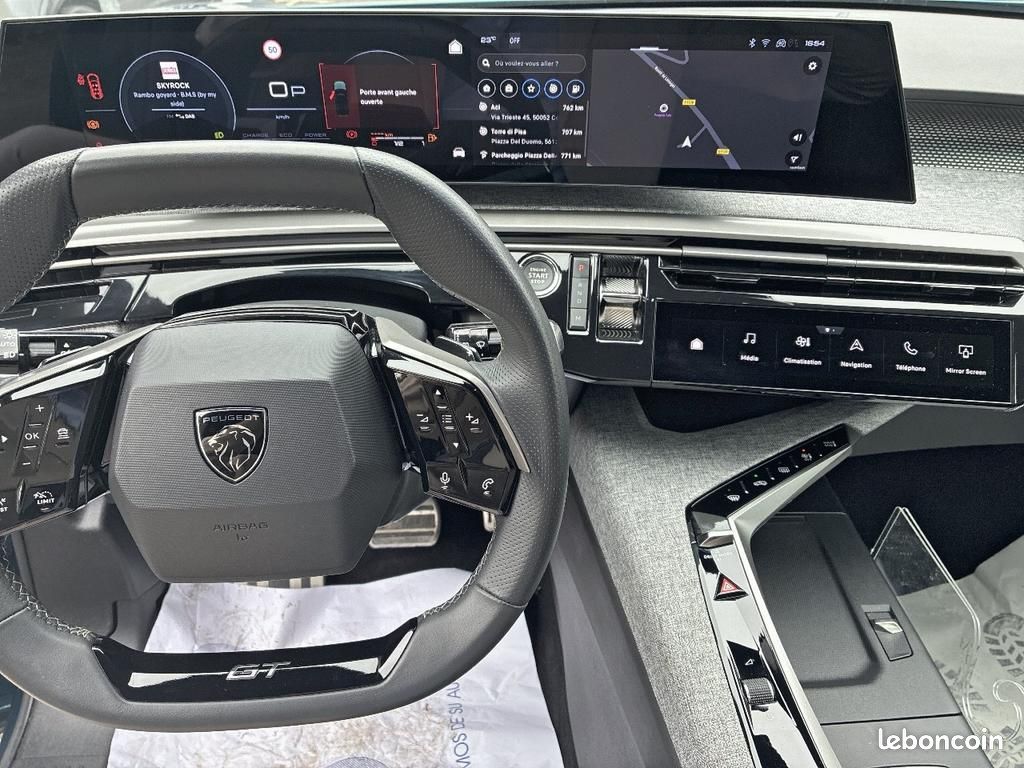 Peugeot 5008 Hybrid 145 ch e-DCS6 GT (image 18)