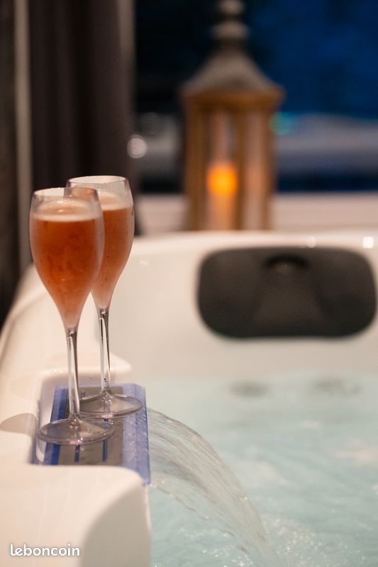 Love Room-Jacuzzi privé -Chambre Secrète (image 3)
