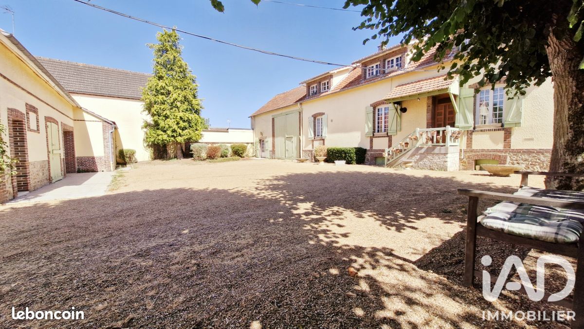 Maison 9 pièces 191 m² · à Thivars · 191 m² · 340 000 €