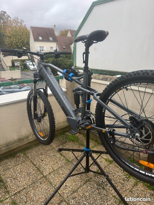 Vélo électrique Hollandais Moma Bikes E.26.2 – Moteur 250W, Batterie 36V 16Ah, Autonomie 80 Km, Freins Hydrauliques, 7 Vitesses