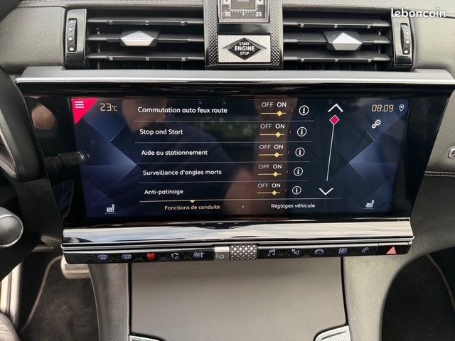 DS 7 Crossback BLUEHDI 130CV RIVOLI EAT8 (image 17)