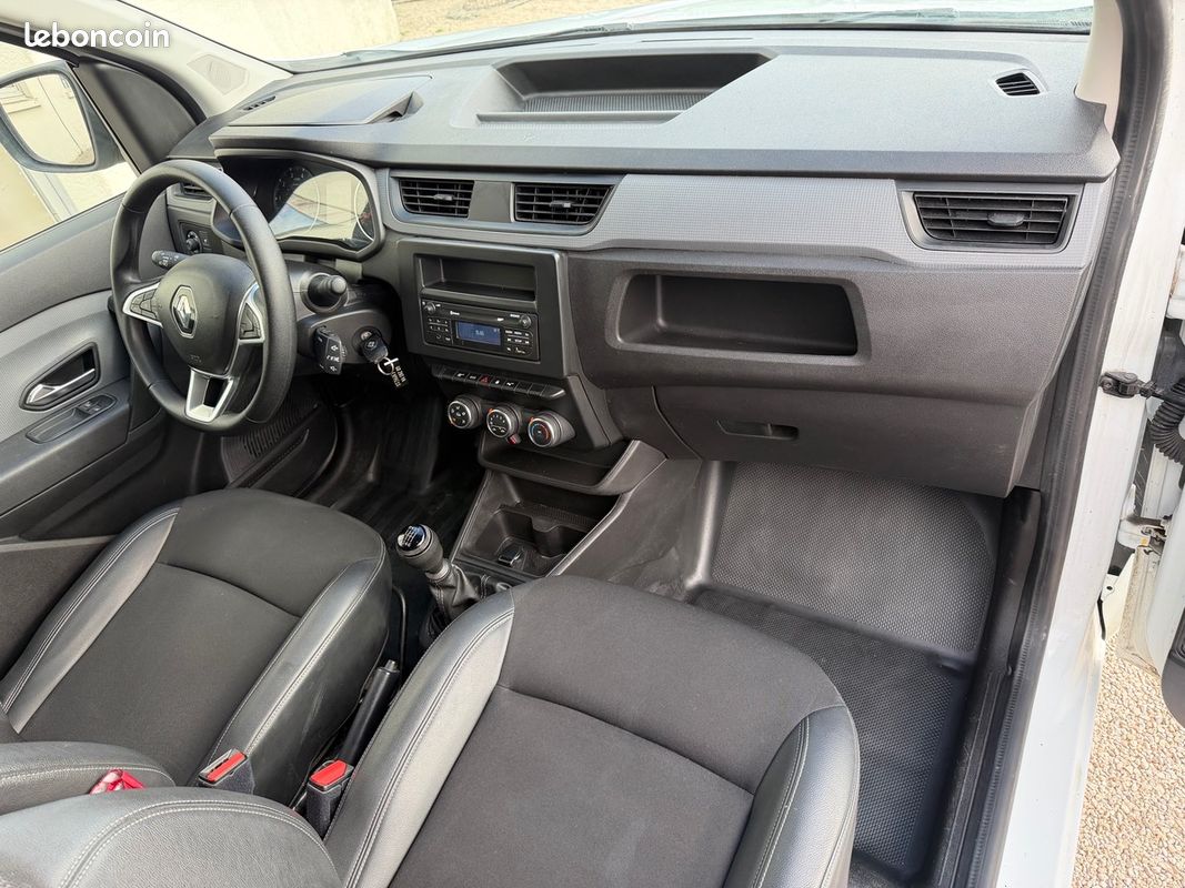 RENAULT Express Van (K67) 1.5 DCI 95 CH S&S / TVA RECUPERABLE / Reprise possible (image 10)
