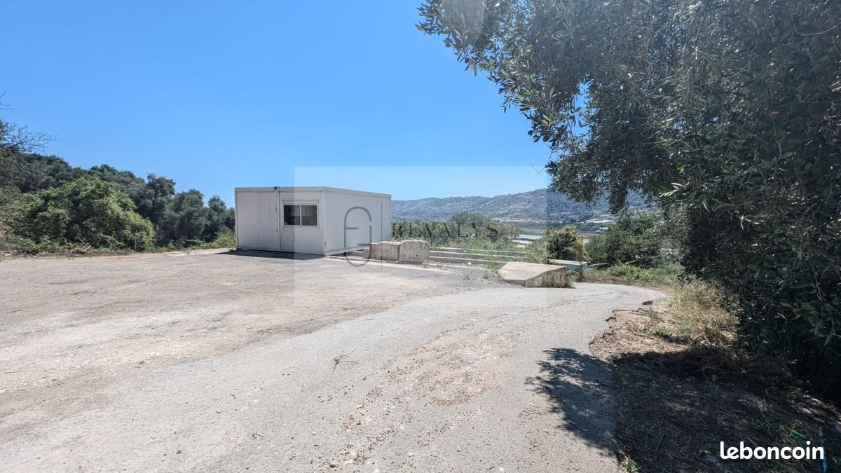 Terrain 9194 m² · à Nice · 599 000 €