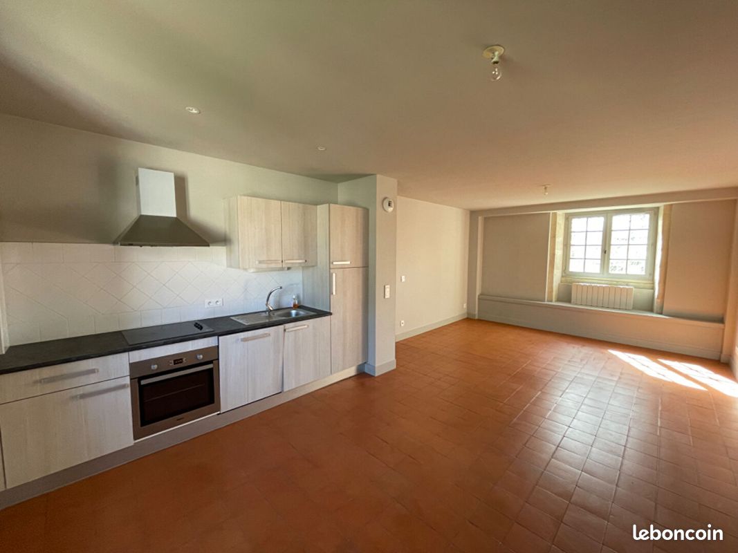 Appartement 3 pièces 80 m² · à Nîmes · 80 m² · 1 231 €