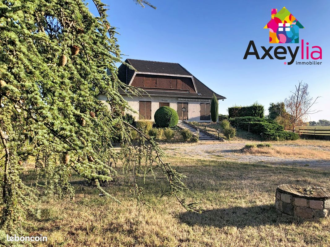 Maison 10 pièces 147 m² · à Pouilly-les-Nonains · 147 m² · 240 000 €