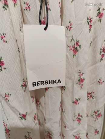 Robe Bershka Blanche Brodée En Coton - Taille M - Style évasé Sans Manches - Neuve Avec étiquettes