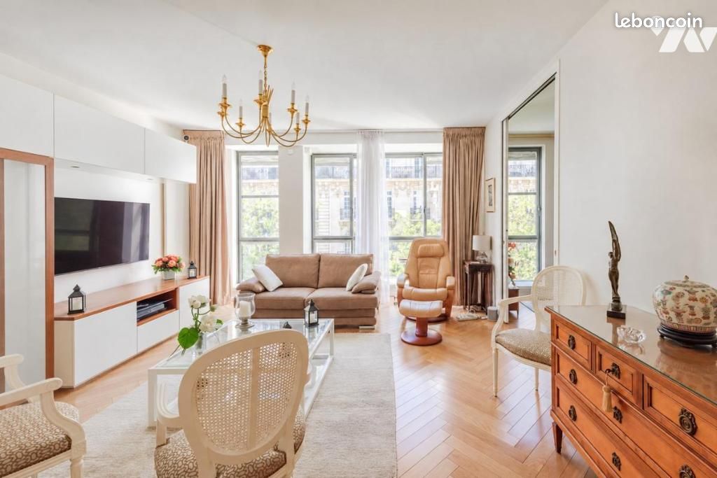 Appartement 2 pièces 82 m² · à Paris · 82 m² · 1 095 000 €