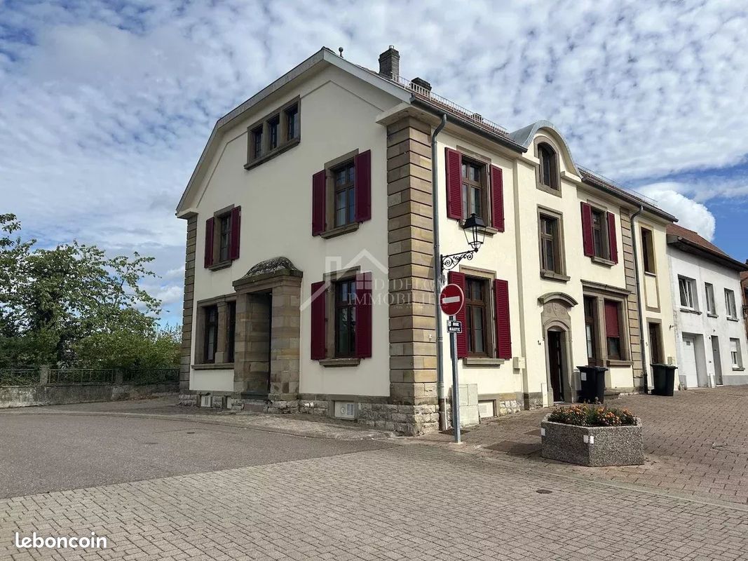 Appartement 5 pièces 145 m² · à Macheren · 145 m² · 239 000 €