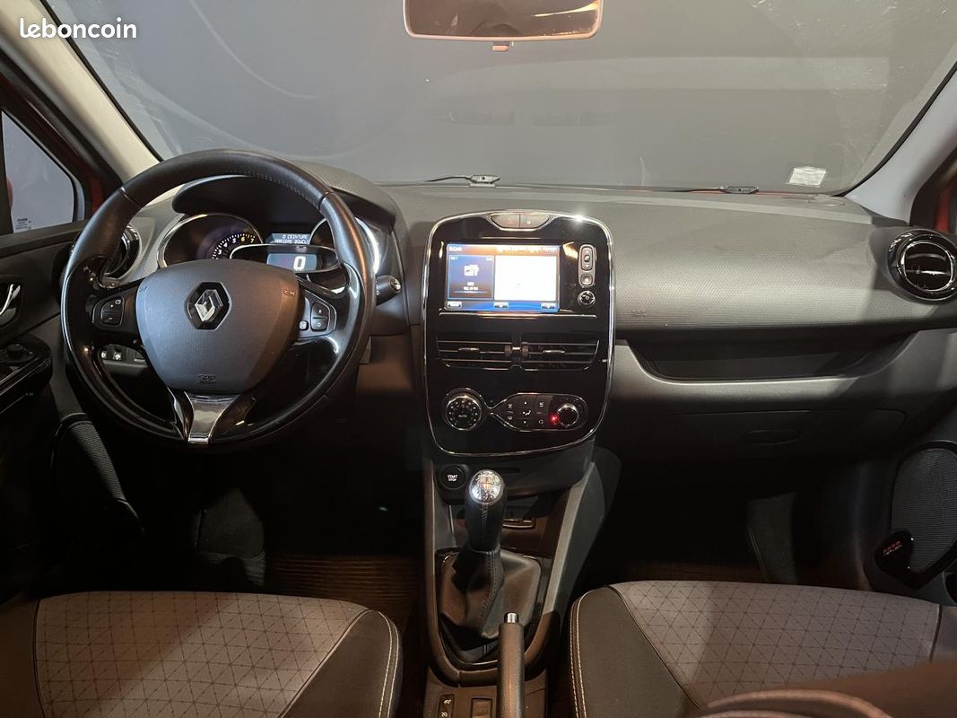 RENAULT CLIO Clio Estate 0.9L TCe - 90CH Intens - REGULATEUR - NAVIGATION - CLIM AUTO (image 9)