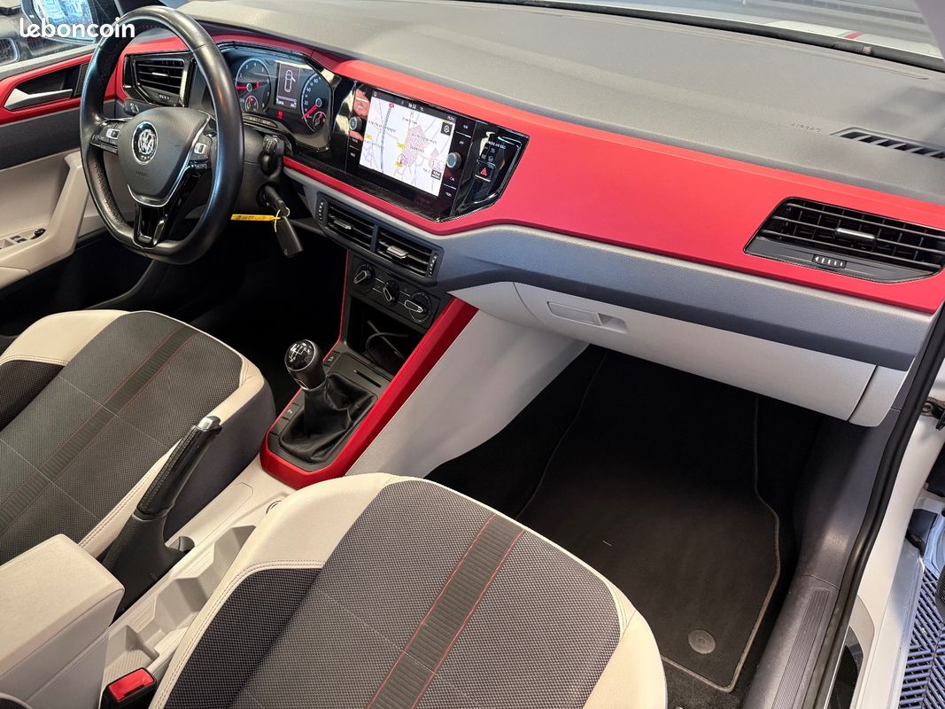 VOLKSWAGEN POLO 1.0 TSI 95 CH SS First Edition BEATS AUDIO (image 8)