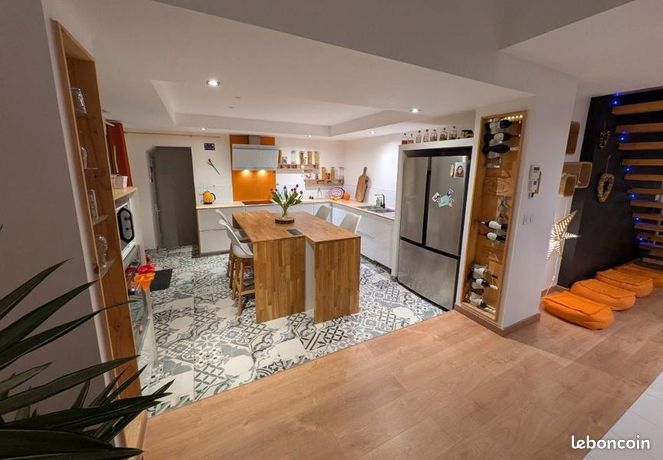 Maison 5 pièces 200 m²