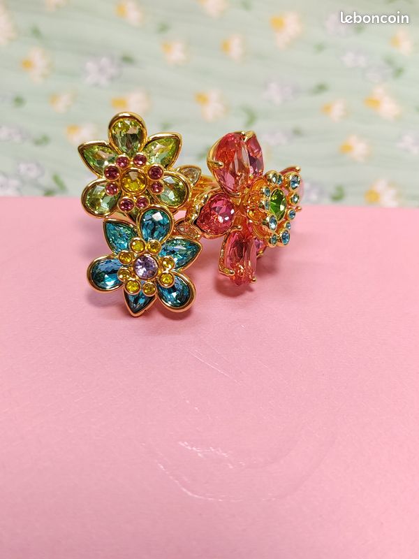 Bague Swarovski ornée de 3 fleurs en cristal – Taille 55 (image 2)