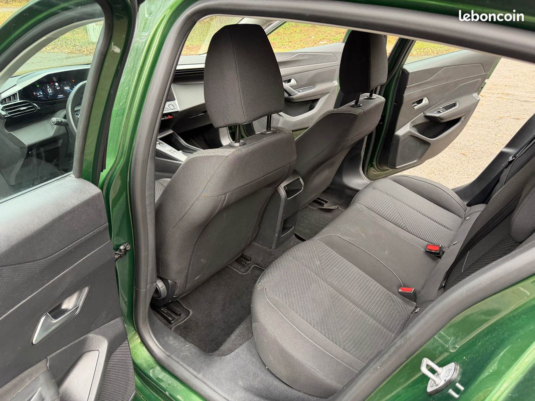 Peugeot 308 1.5 bluehdi 130ch 2023 (image 8)