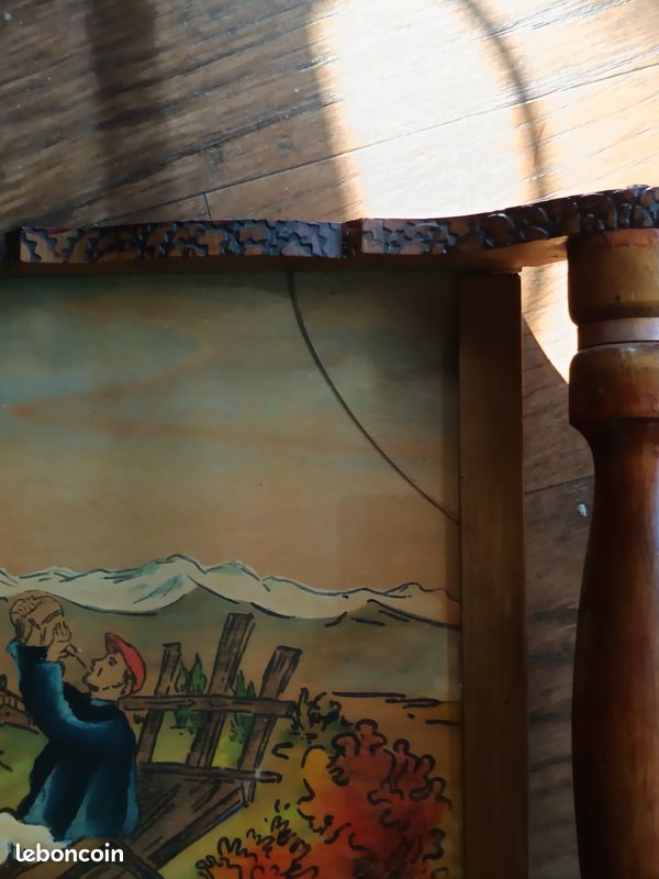 Plateau En Bois Alsacien - Rue De Village Vintage - Louis Bollinger - Rond Multicouleur