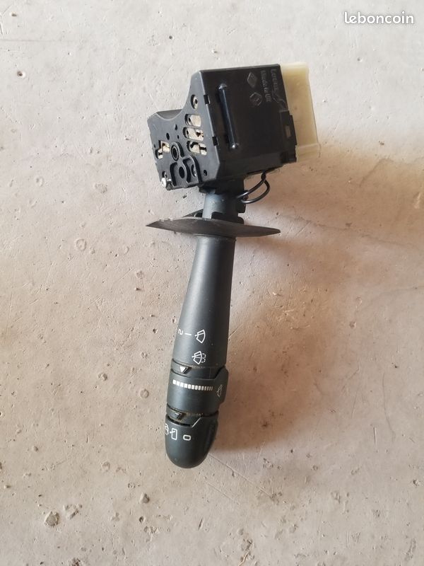 Vends manette de commande essuie-glace pour scenic1 (image 1)