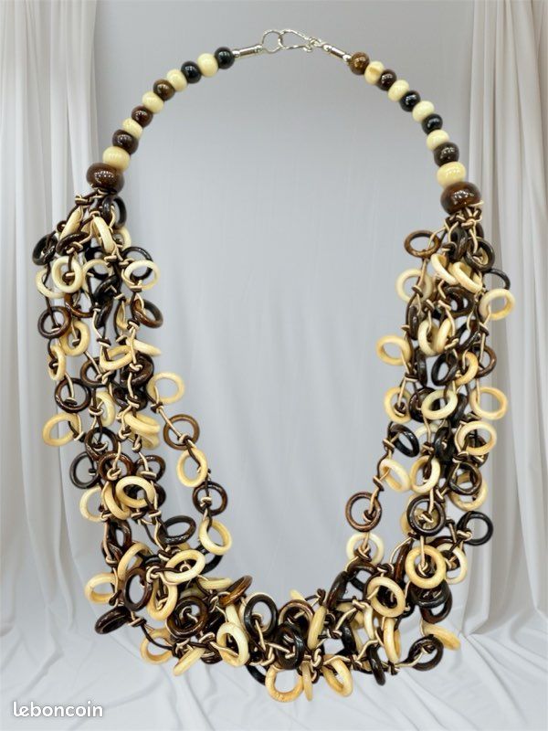 Collier et Os de Buffle 5 Rangs (image 1)