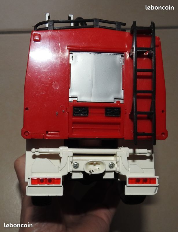Camion pompier (sonore et lumineux) (image 10)